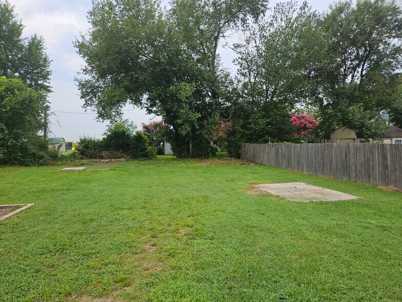 517 W Sunset Ave, Greensboro, MD à vendre - Photo de l’immeuble – Image 2 sur 4