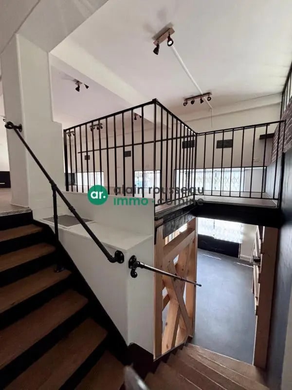 Plus de détails pour Local commercial à louer