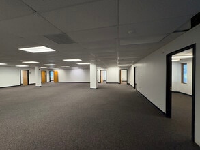 26 Computer Dr W, Albany, NY à louer Photo intérieure– Image 2 sur 4