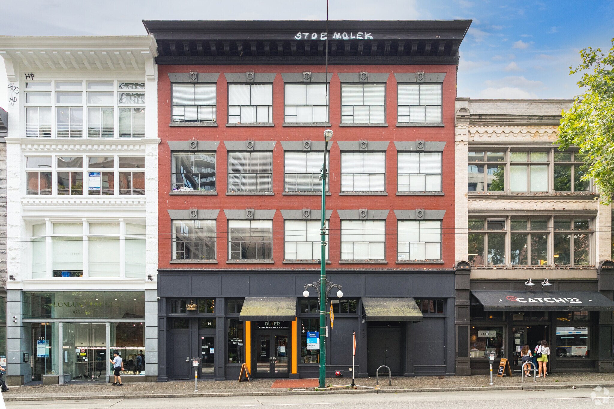 114-120 Hastings St W, Vancouver, BC à louer Photo principale– Image 1 sur 6