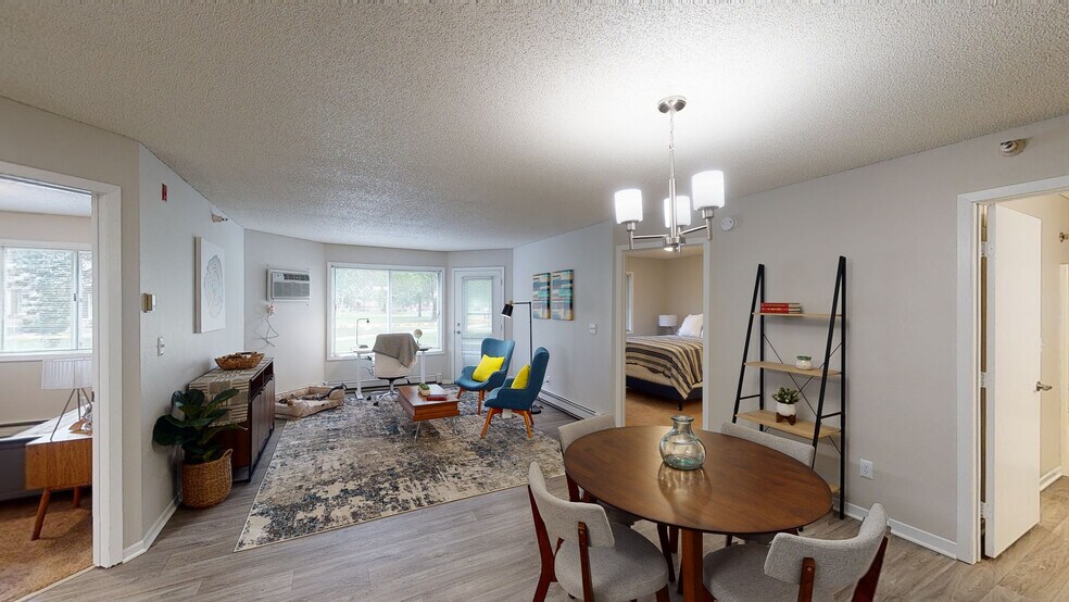 1615 15th Ave SE, Saint Cloud, MN à vendre - Numérisation 3D Matterport – Image 2 sur 48