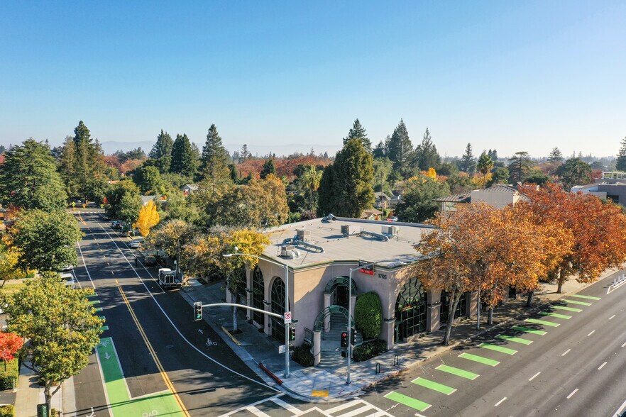1705 El Camino Real, Palo Alto, CA à louer - Photo de l’immeuble – Image 2 sur 10