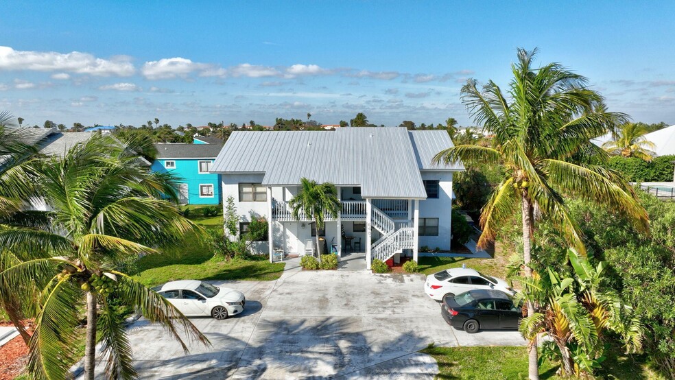 643 Beachcomber Ln, Fort Pierce, FL à vendre - Photo de l’immeuble – Image 2 sur 11