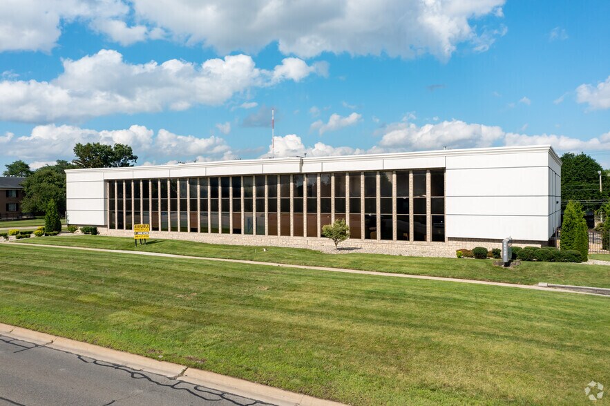 25130 Southfield Rd, Southfield, MI à louer - Photo de l’immeuble – Image 2 sur 5