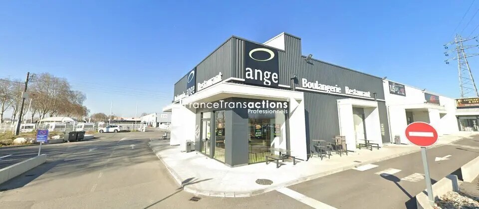 Local commercial dans Saint-Alban à louer - Photo de l’immeuble – Image 3 sur 5