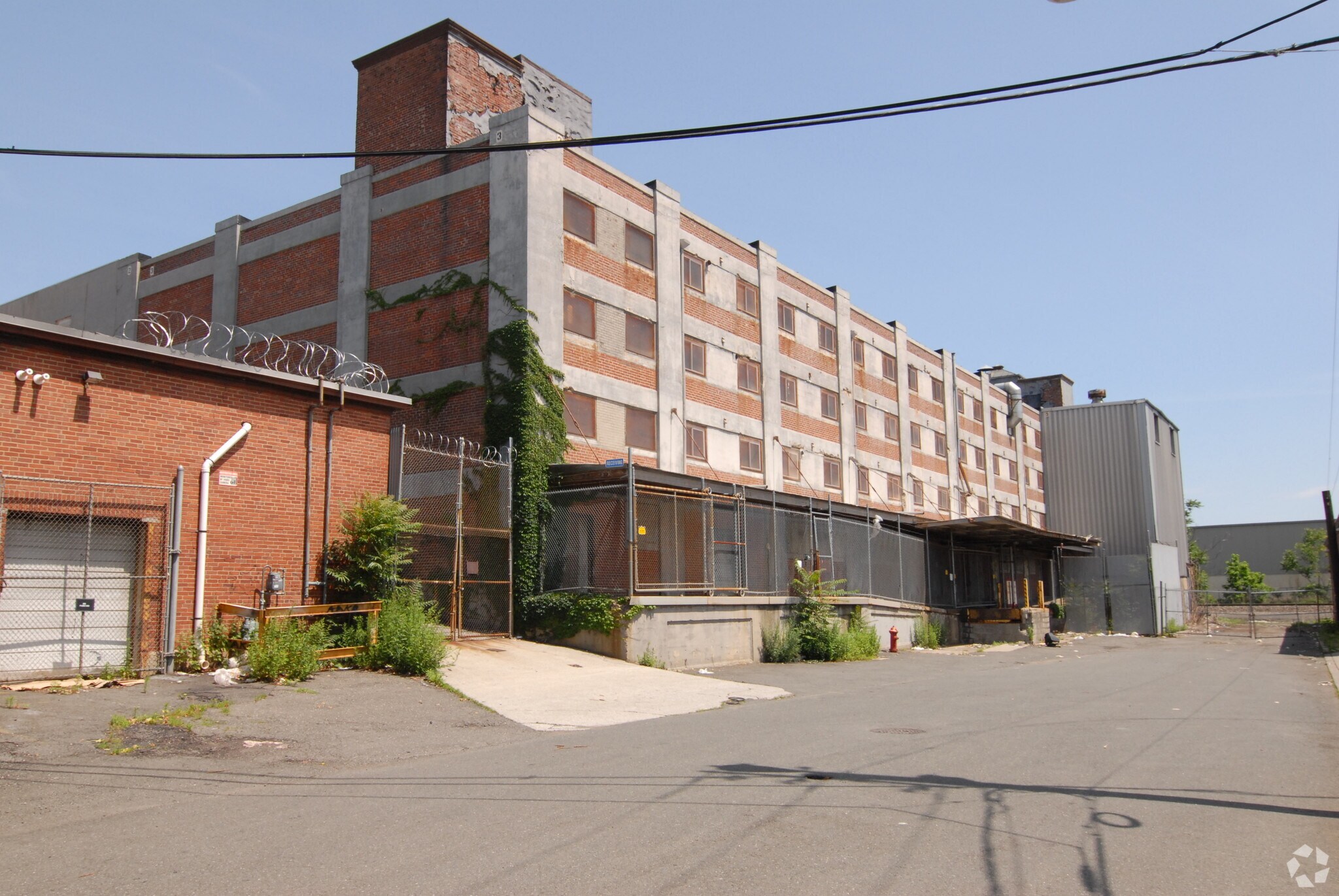 2-20 Brighton Ave, Passaic, NJ à louer Photo principale– Image 1 sur 39