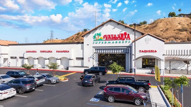 Plus de détails pour 1200-1330 E Washington St, Colton, CA - Local commercial à louer