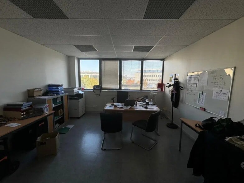 Bureau dans Saint-Étienne à louer - Photo de l’immeuble – Image 3 sur 5