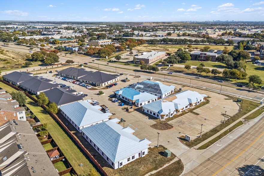 2600 MacArthur Blvd, Lewisville, TX à vendre - Photo principale – Image 1 sur 23