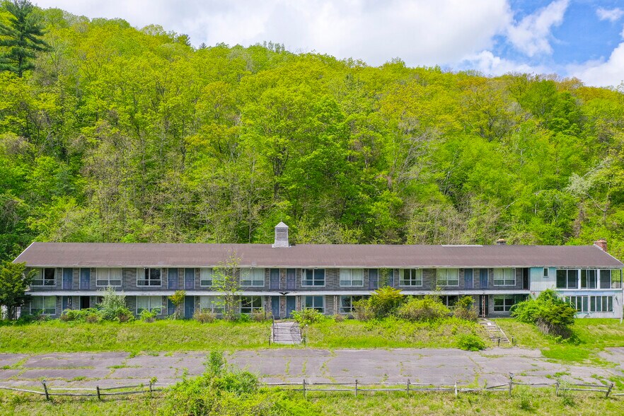 165 Queechy Lake Dr, Canaan, NY à vendre - Photo principale – Image 1 sur 31