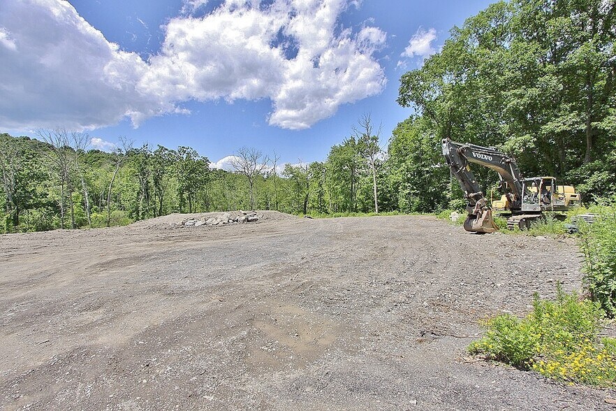 676 Broadway, Ulster Park, NY à vendre - Photo de l’immeuble – Image 2 sur 10