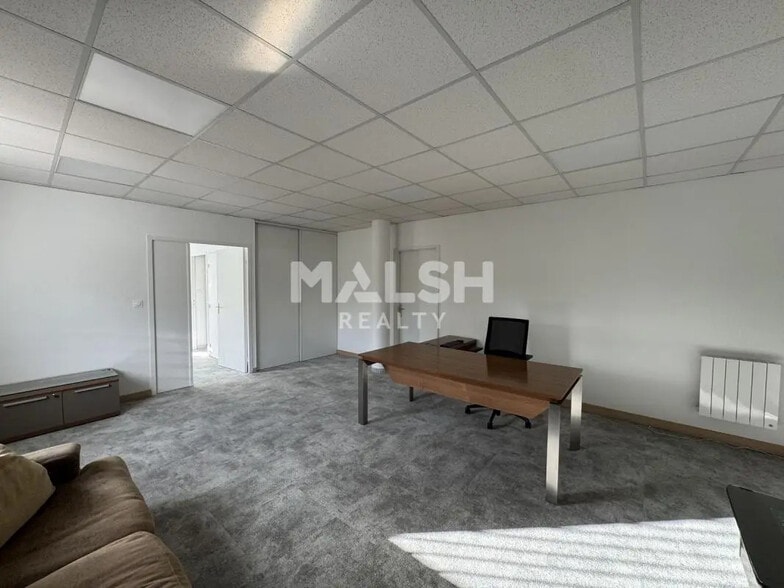 Bureau dans Andrézieux-Bouthéon à louer - Photo de l’immeuble – Image 3 sur 4