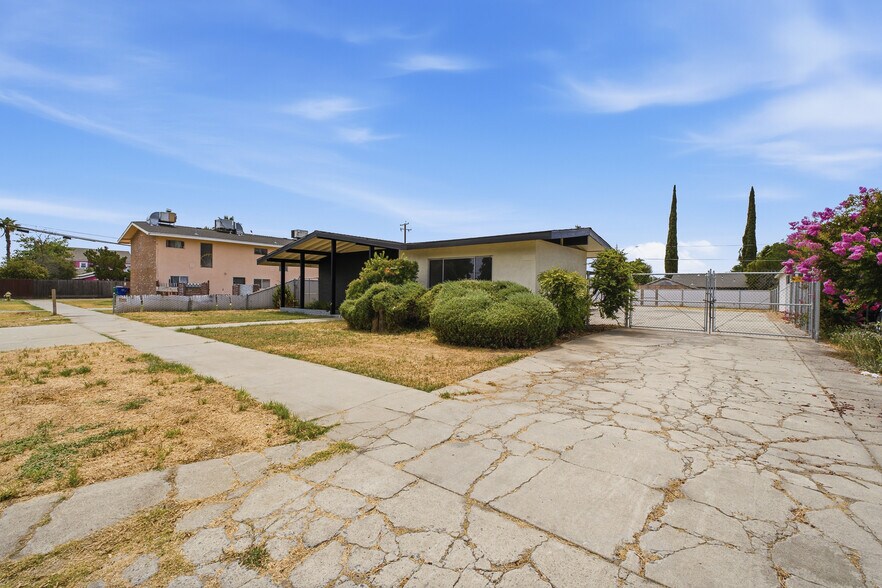 1012 Hale Ave, Corcoran, CA à vendre - Photo de l’immeuble – Image 3 sur 28