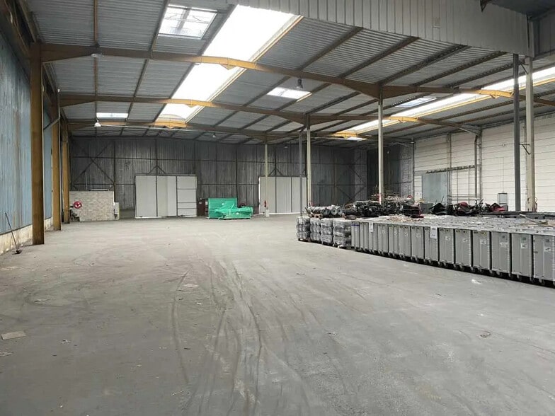 Local d’activités dans Warluis à louer - Photo intérieure – Image 1 sur 3