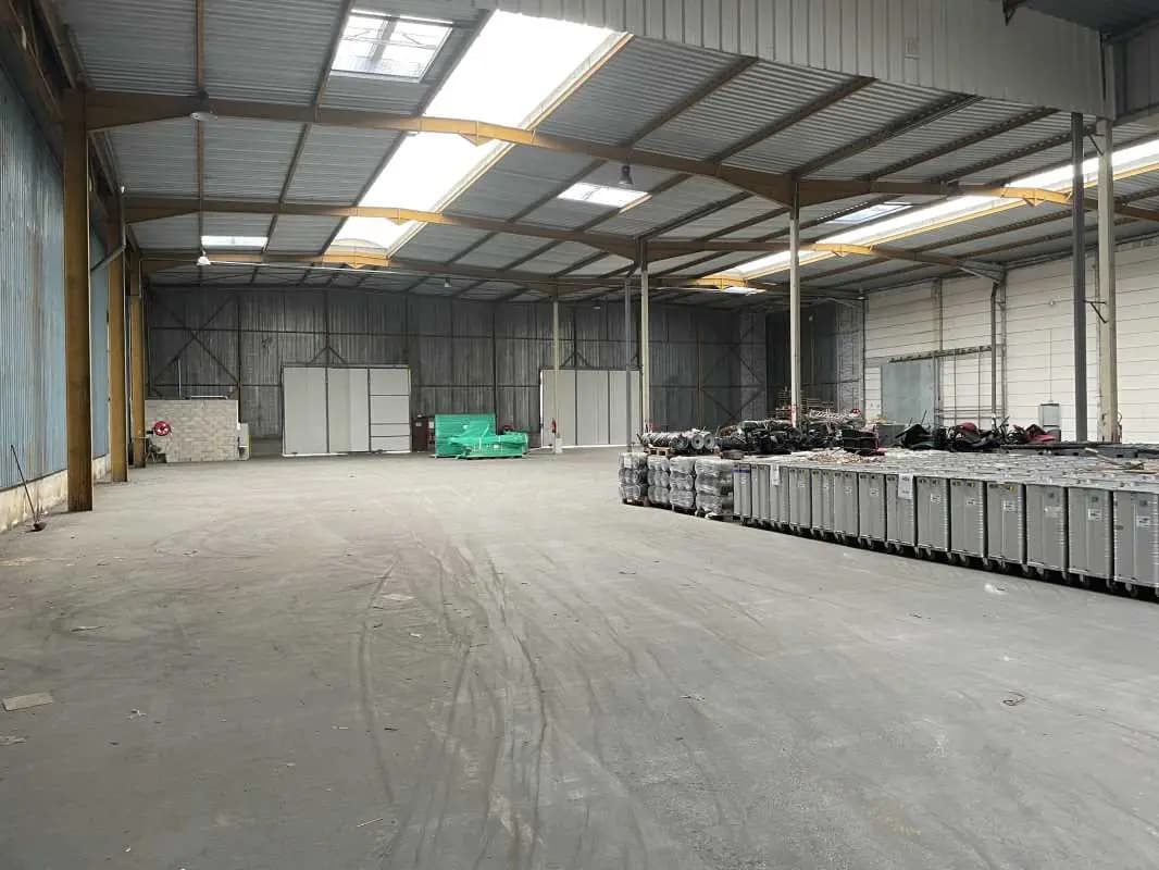 Local d’activités dans Warluis à louer Photo intérieure– Image 1 sur 4