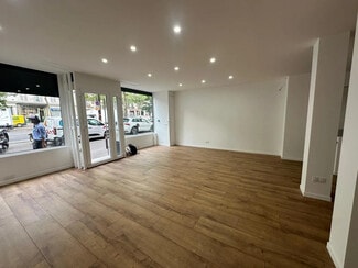 Plus de détails pour Local commercial à louer