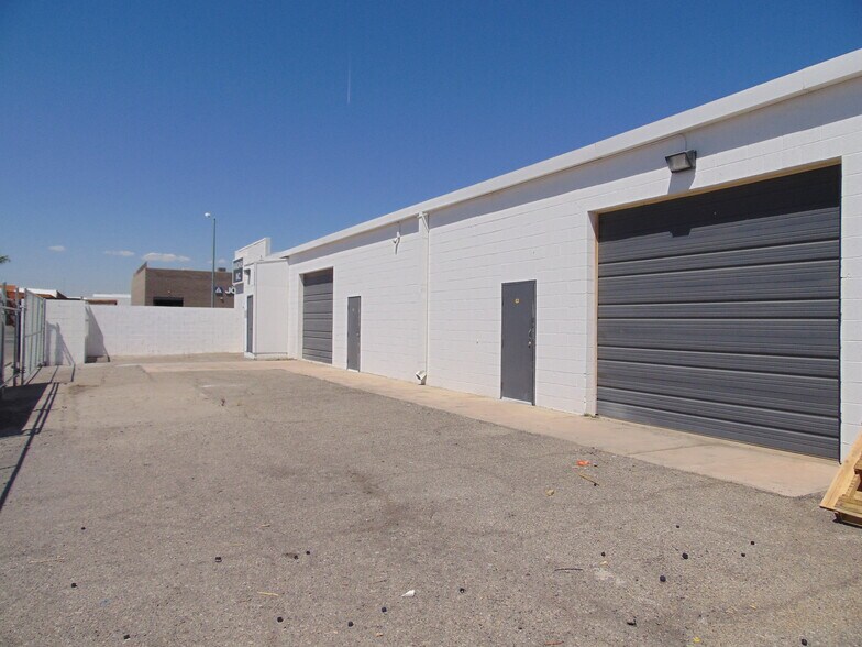 672 Middlegate Rd, Henderson, NV à vendre - Photo de l’immeuble – Image 3 sur 16
