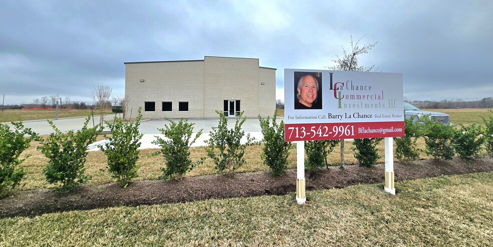 320 E Olive St, League City, TX à louer - Photo de l’immeuble – Image 1 sur 16