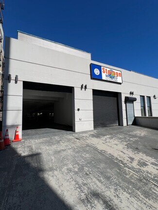 Plus de détails pour 305 E 182nd St, Bronx, NY - Local d’activités à vendre