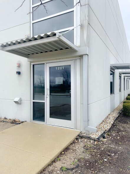1201 Teal Ave, Peotone, IL à louer - Photo de l’immeuble – Image 3 sur 11