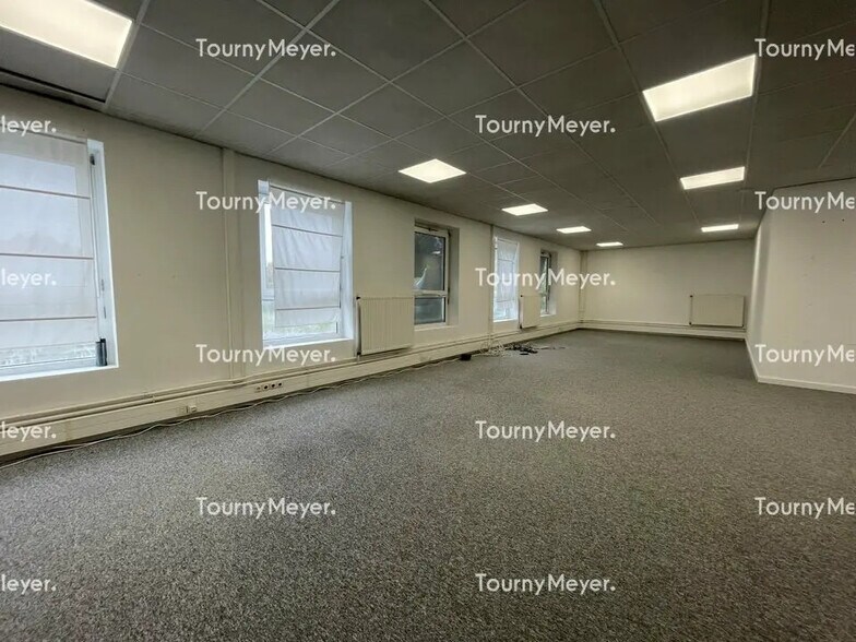 Bureau dans Saint-Jacques-de-la-Lande à louer - Photo intérieure – Image 2 sur 4