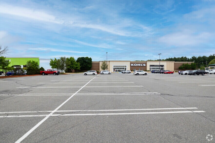 100 Nashua Mall, Nashua, NH à louer - Photo de l’immeuble – Image 2 sur 3