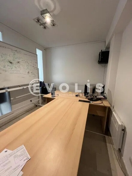 Bureau dans Fontenay-sous-Bois à louer - Photo de l’immeuble – Image 2 sur 9