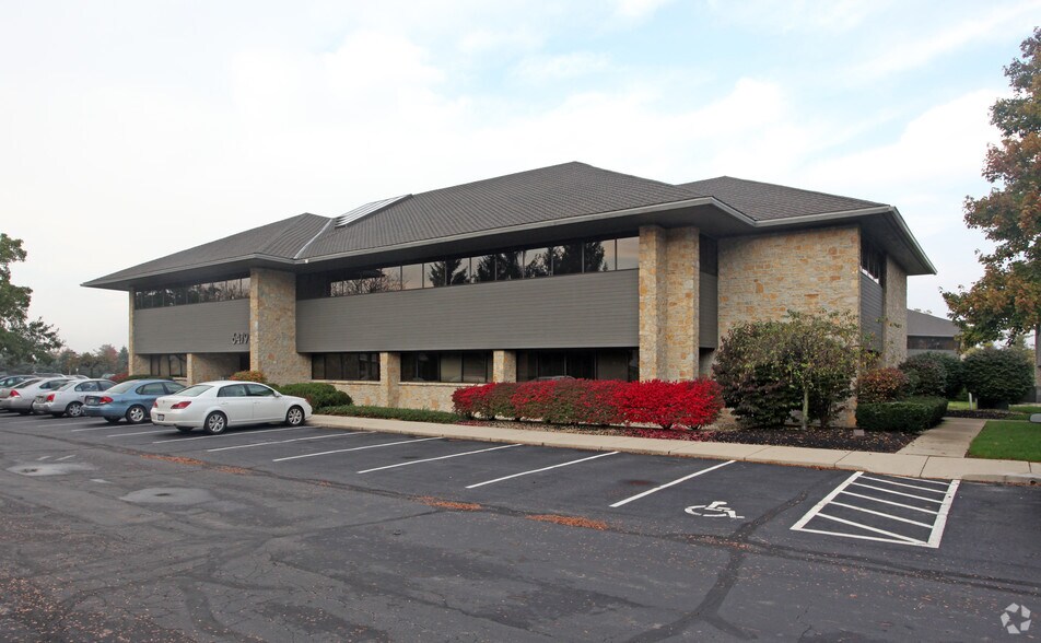 6479 Reflections Dr, Dublin, OH à louer - Photo principale – Image 1 sur 6