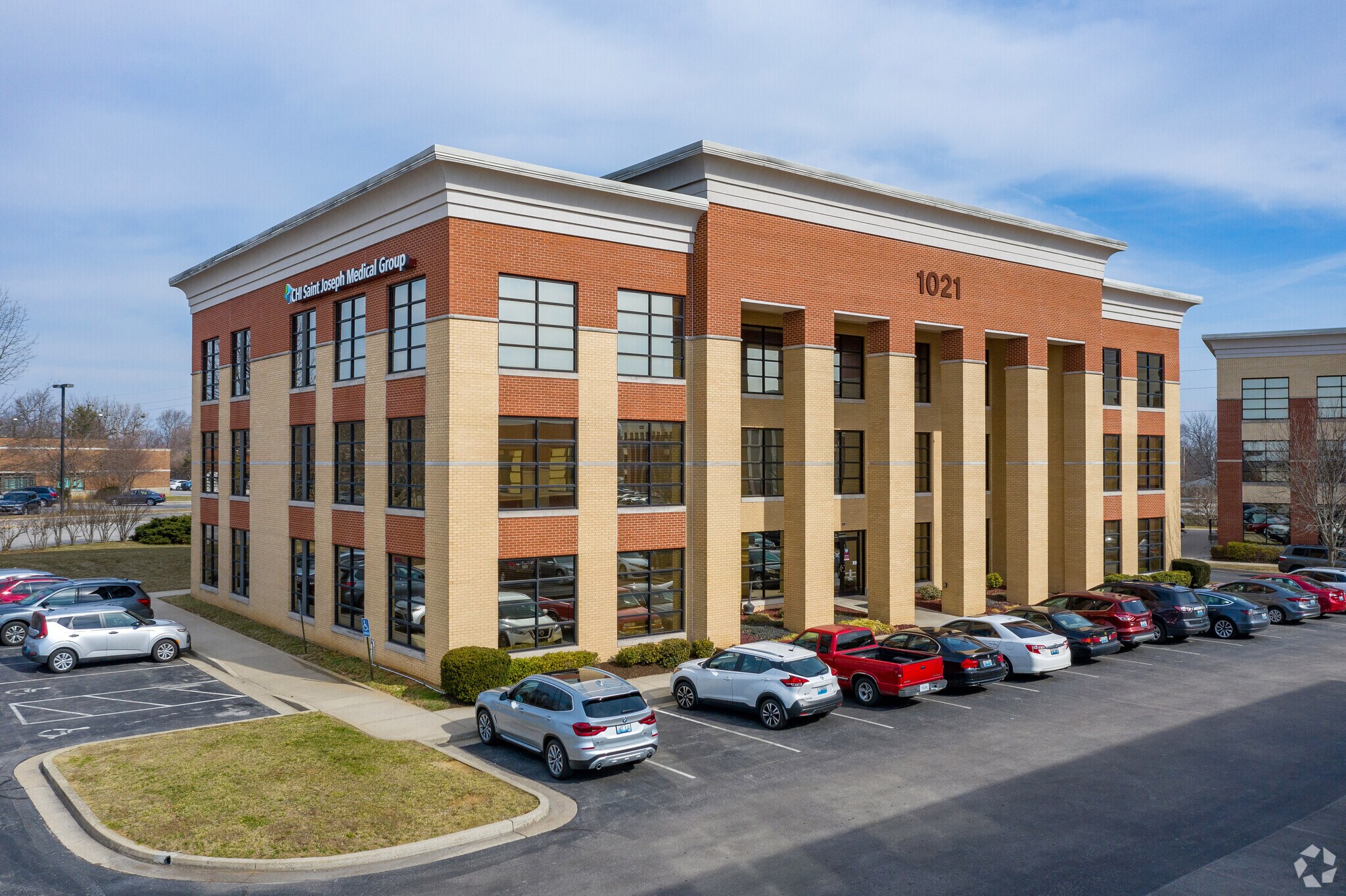 1021 Majestic Dr, Lexington, KY à vendre Photo principale– Image 1 sur 6
