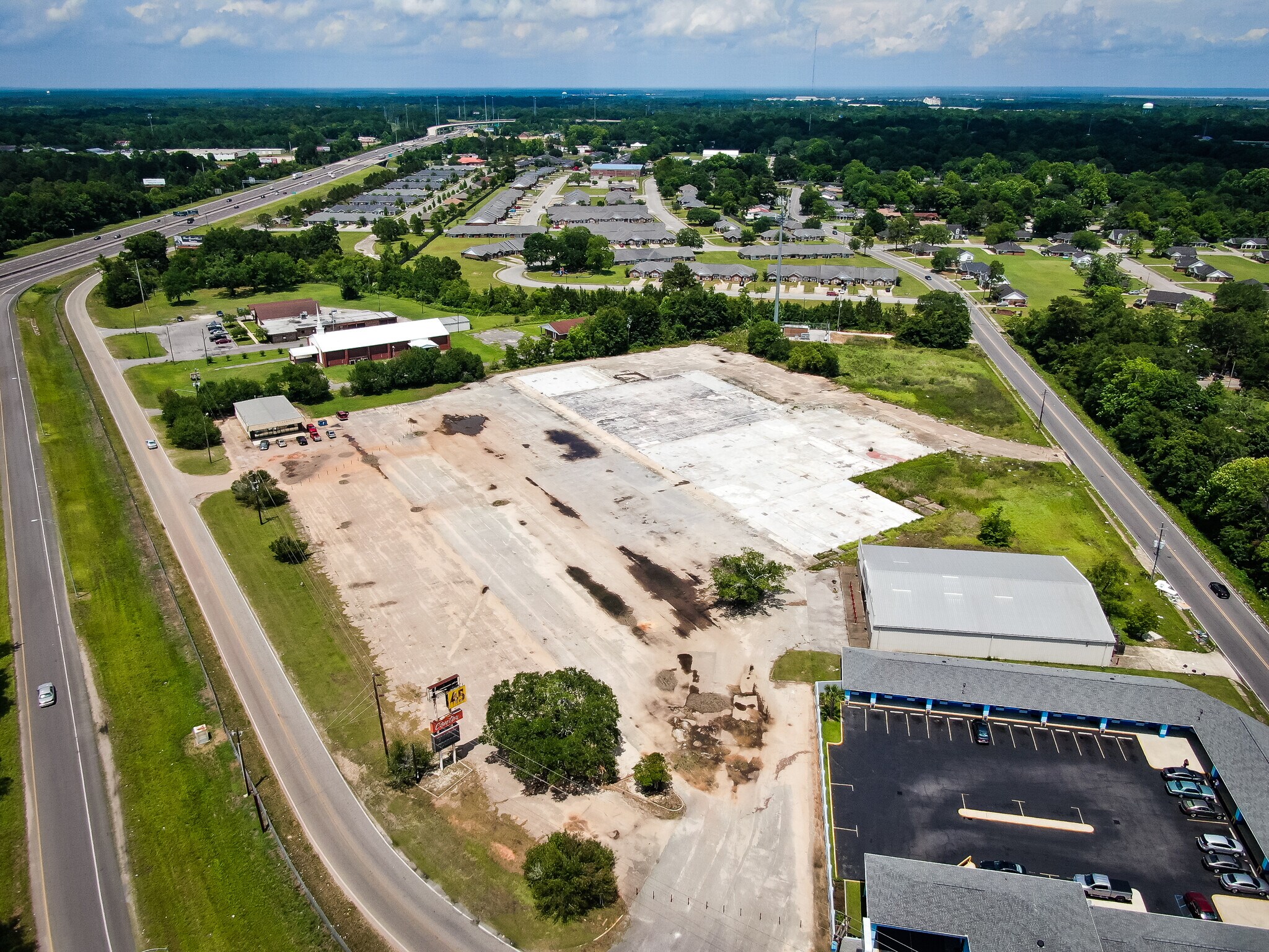 1075 S Bessemer Ave, Prichard, AL à vendre Photo principale– Image 1 sur 17