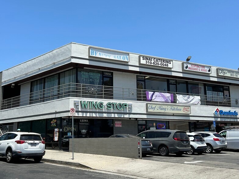 12225-12251 Santa Monica Blvd, Los Angeles, CA à vendre - Photo de l’immeuble – Image 1 sur 1