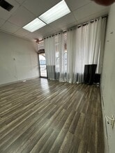 1620-1648 NE 148th St, Miami, FL à louer Photo intérieure– Image 2 sur 9
