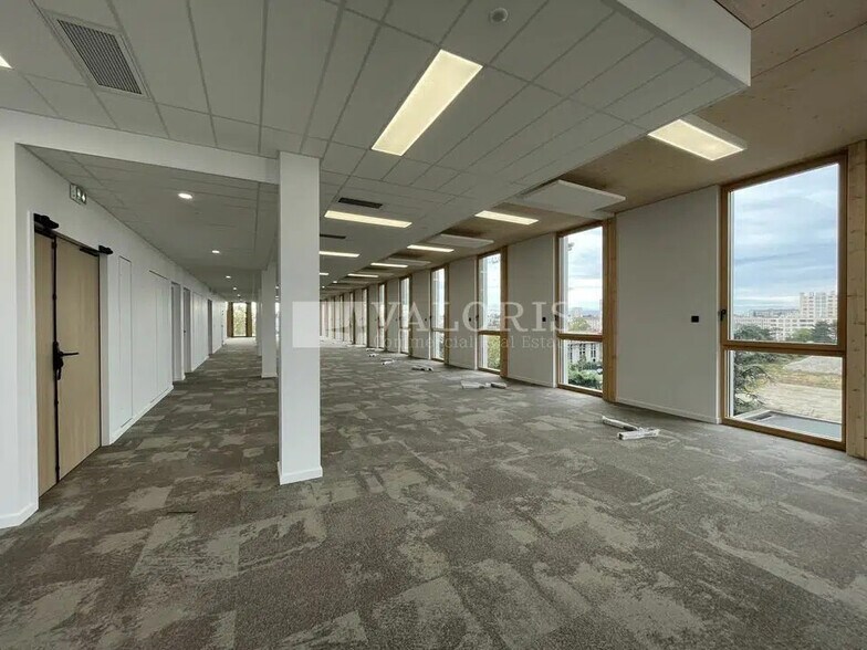 9 Rue Alfred De Musset, Vaulx-en-Velin à louer - Photo de l’immeuble – Image 2 sur 12