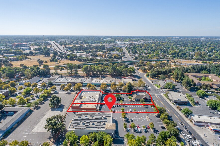 817 Jefferson Blvd, West Sacramento, CA à vendre - Photo de l’immeuble – Image 2 sur 3