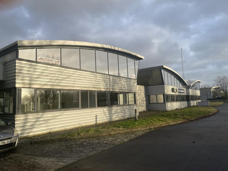 Local d’activités dans Le Mans à louer - Photo de l’immeuble – Image 2 sur 8