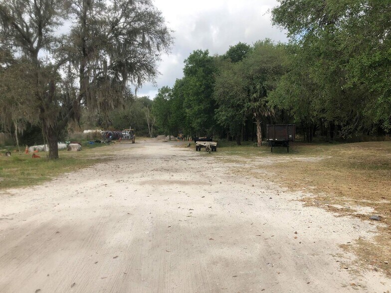 11824 Jackson Rd, Thonotosassa, FL à louer - Photo de l’immeuble – Image 3 sur 14