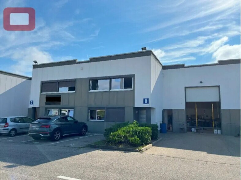 Bureau dans Décines-Charpieu à louer - Photo de l’immeuble – Image 1 sur 12