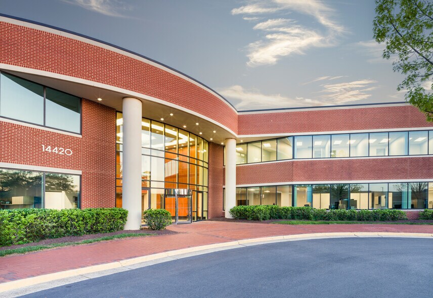 14428 Albemarle Point Pl, Chantilly, VA à louer - Photo de l’immeuble – Image 1 sur 15