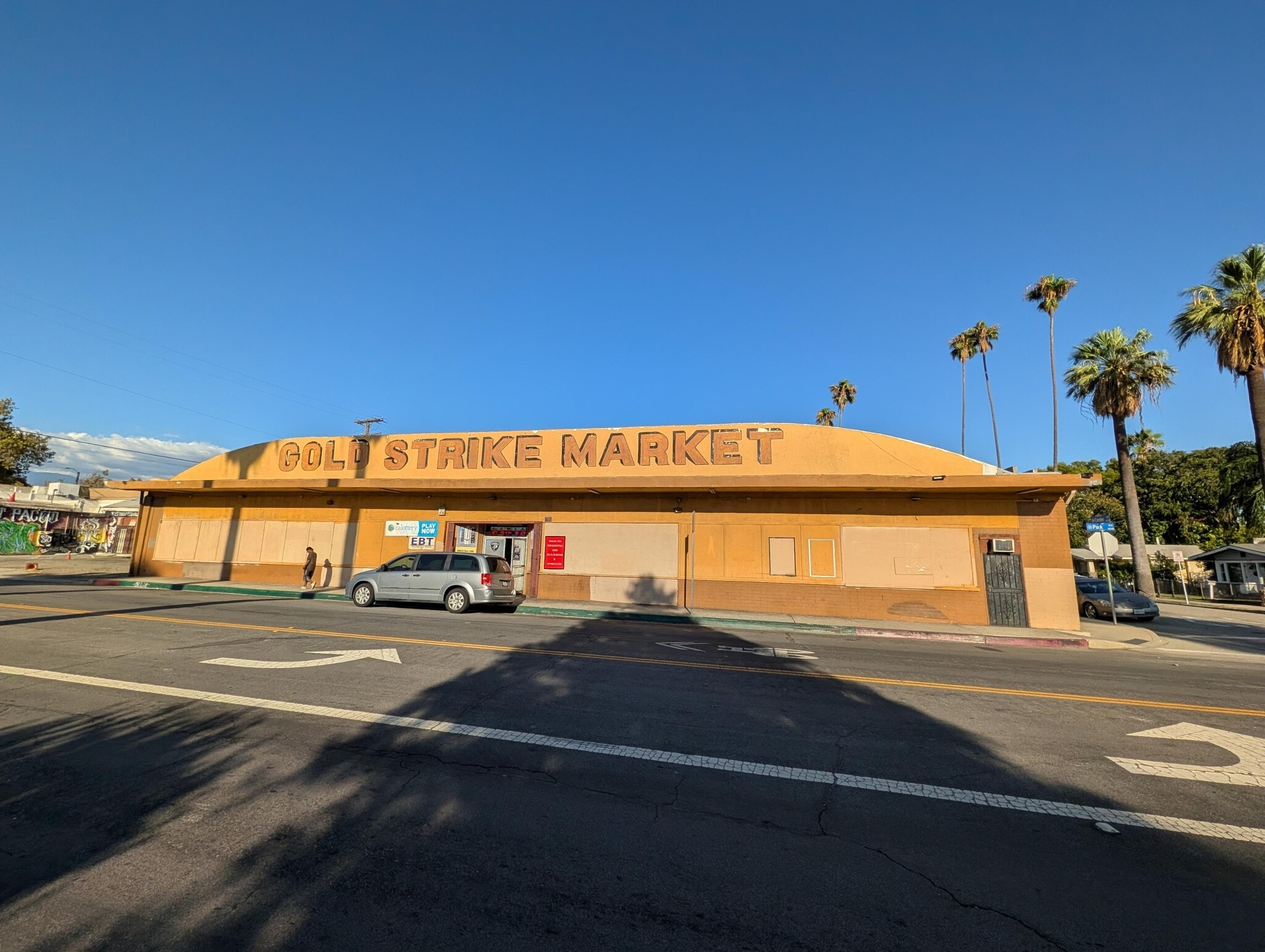 410 N Park Ave, Pomona, CA à vendre Photo intérieure– Image 1 sur 15