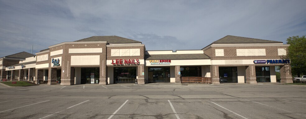 1160-1198 NE Douglas St, Lee's Summit, MO à louer - Photo de l’immeuble – Image 2 sur 5