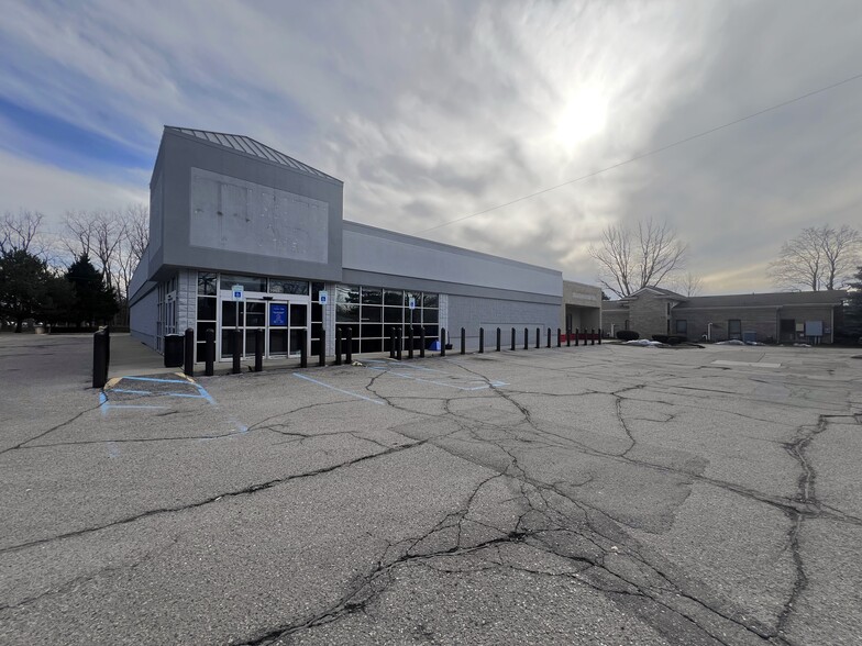 3986 John R Rd, Troy, MI à louer - Photo de l’immeuble – Image 2 sur 5