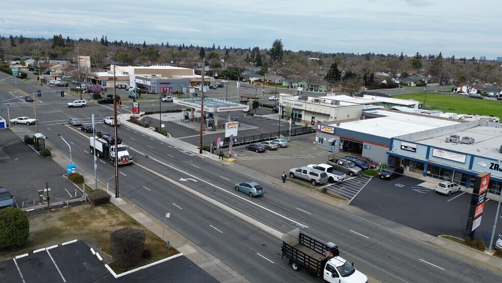 2431 Fruitridge Rd, Sacramento, CA à vendre - Photo de l’immeuble – Image 3 sur 7