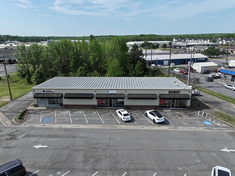 2051 - 2061 W Main Street, Cabot, AR portefeuille de 2 biens à vendre sur LoopNet.fr - Photo de l’immeuble – Image 3 sur 4