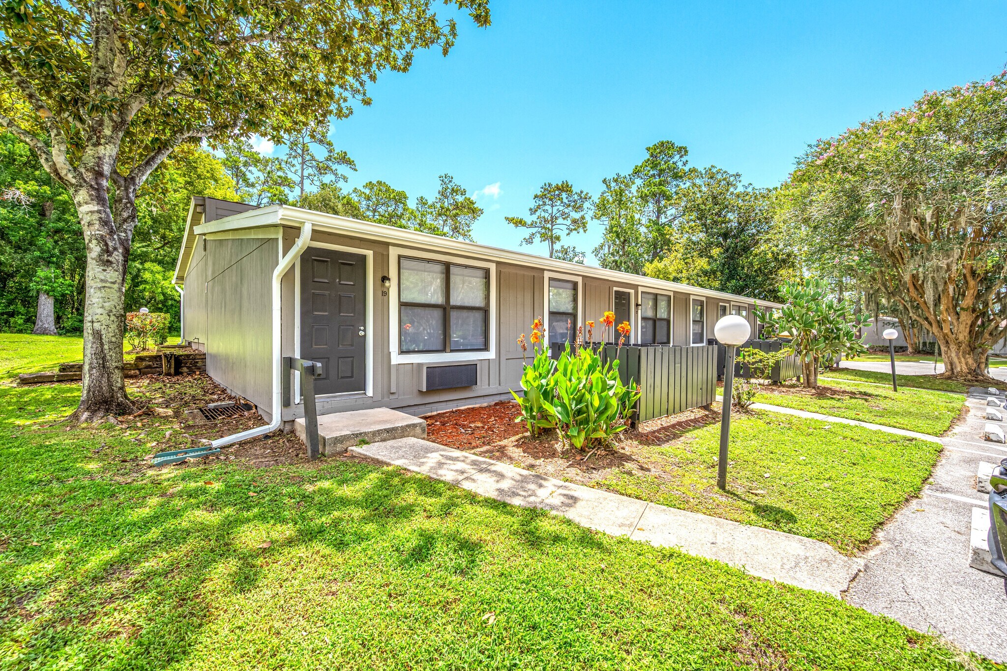 965 Candlelight Blvd, Brooksville, FL à vendre Photo de l’immeuble– Image 1 sur 30