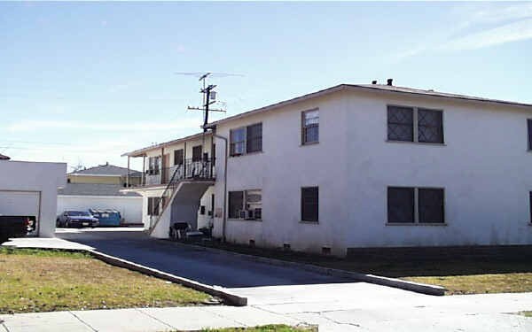 206 Harps St, San Fernando, CA à vendre - Photo de l’immeuble – Image 2 sur 3