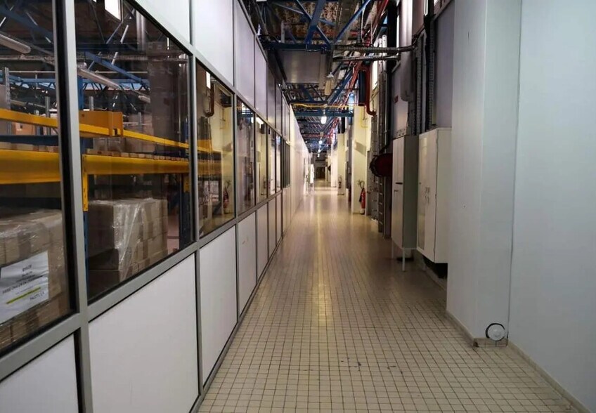 Industriel/Logistique dans Châlons-en-Champagne à vendre - Photo intérieure – Image 2 sur 12