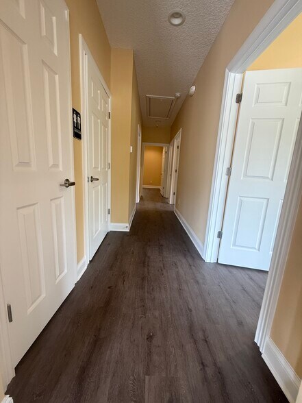 100 Roberts Village Ct, Fruit Cove, FL à louer - Photo de l’immeuble – Image 3 sur 11