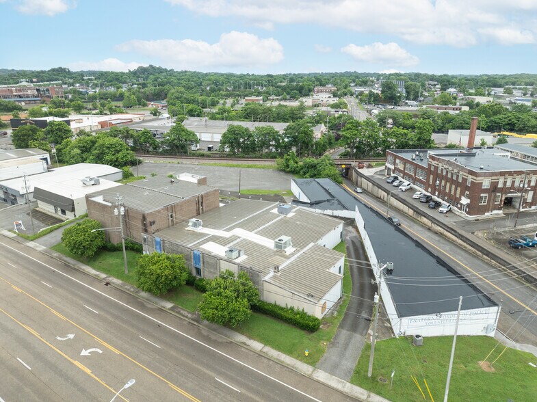 720 Hall of Fame Dr, Knoxville, TN à vendre - Photo de l’immeuble – Image 2 sur 36