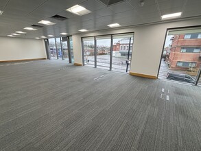 10-14 Bath Rd, Slough à louer Photo intérieure– Image 1 sur 3