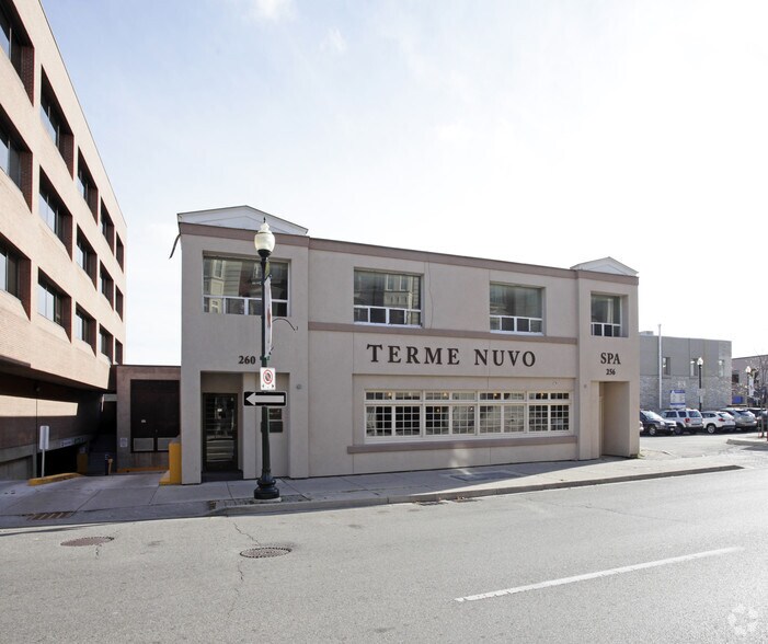 256-260 Church St, Oakville, ON à louer - Photo de l’immeuble – Image 3 sur 4
